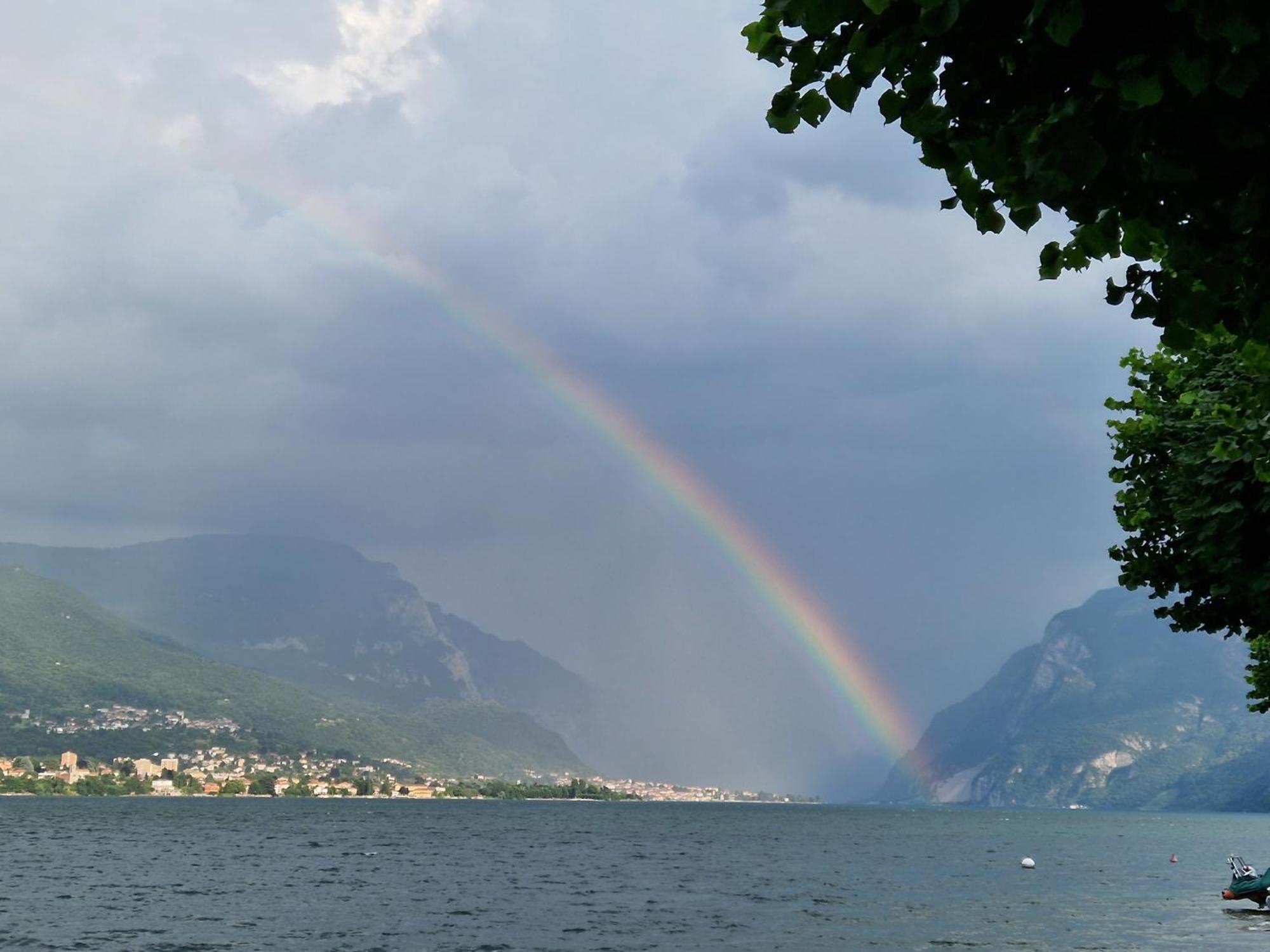 Residence Matilde Oliveto Lario Bagian luar foto